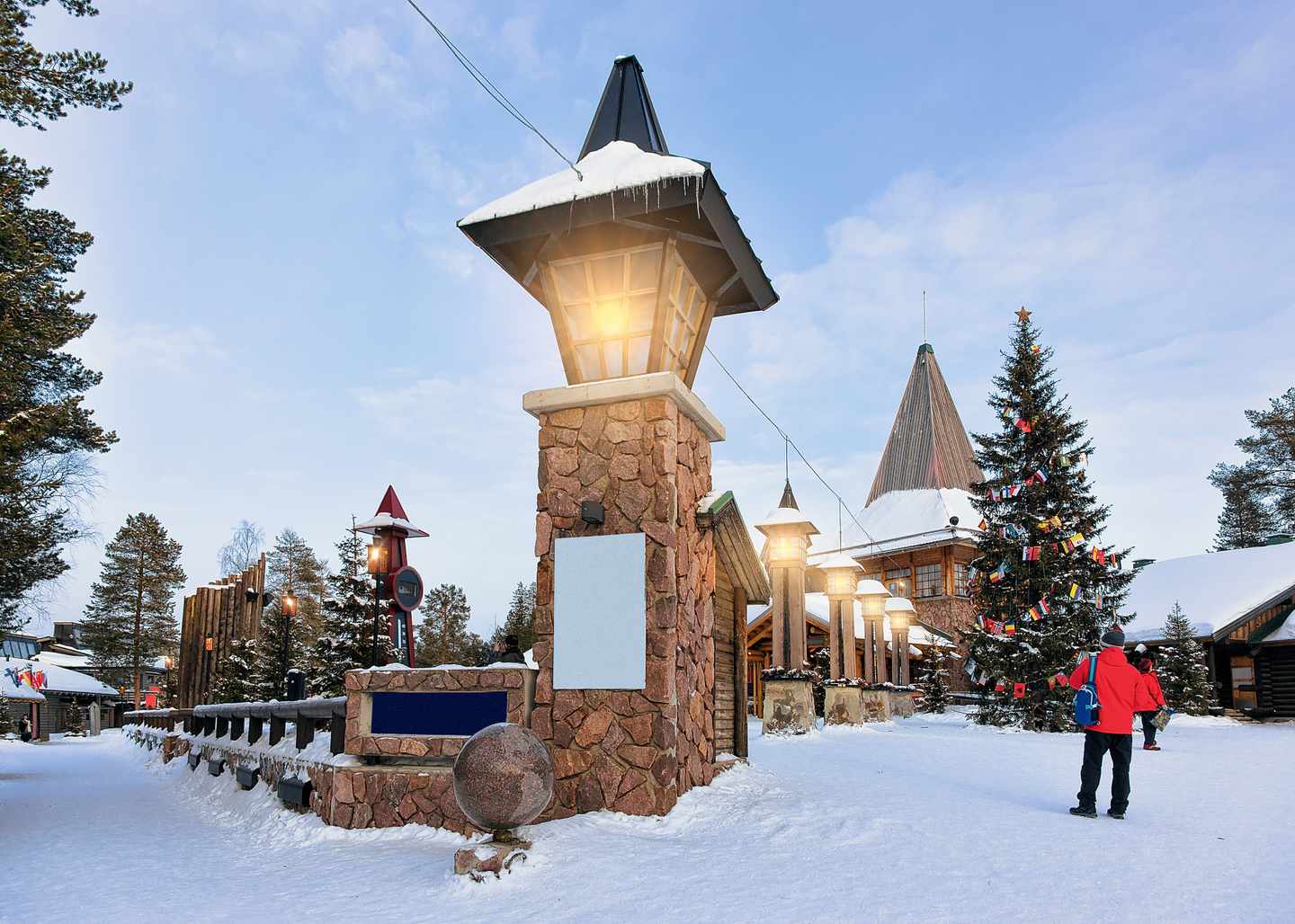 finnland-lappland-rovaniemi-santa-claus-village-a-331308896.jpeg