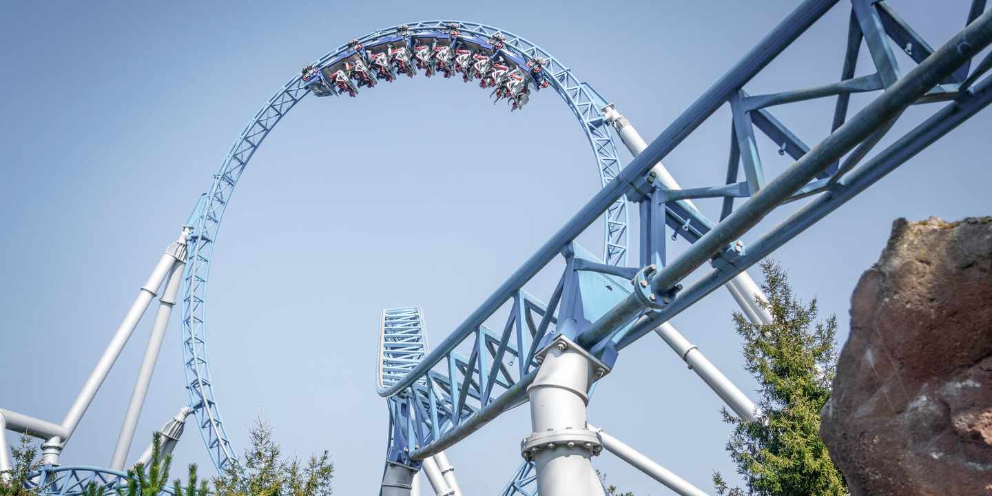 deutschland-europa-park-island-blue-fire.jpg