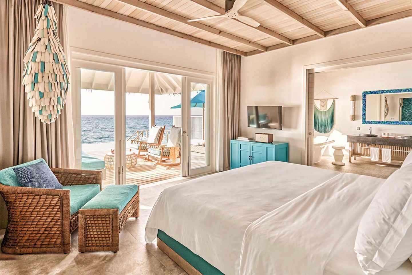 bltf912e4ccde9b55ac-malediven-wasserbungalows-der-mle13132-io-s22-15.jpg Finolhu Baa Atoll Maldives: Blick auf das Meer