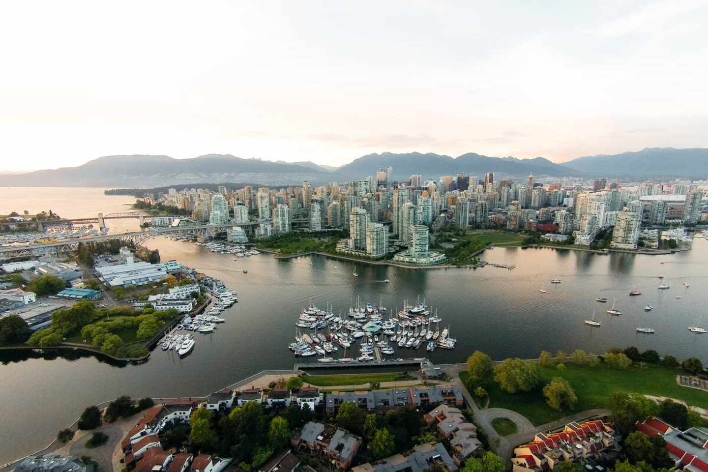 blt42976a9cdf3827a1-kanada-british-columbia-vancouver-skyline-boote.jpg Vancouver