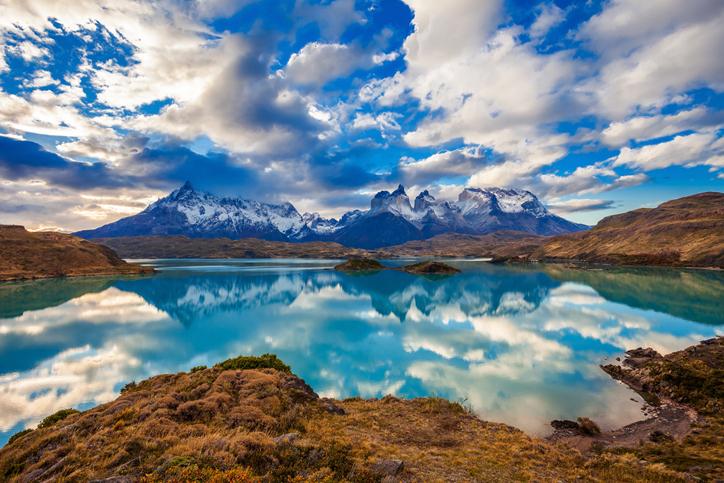 argentinien-patagonien-torre-del-paine-national-park-glacier-lake-mountains-g-610953016.jpg