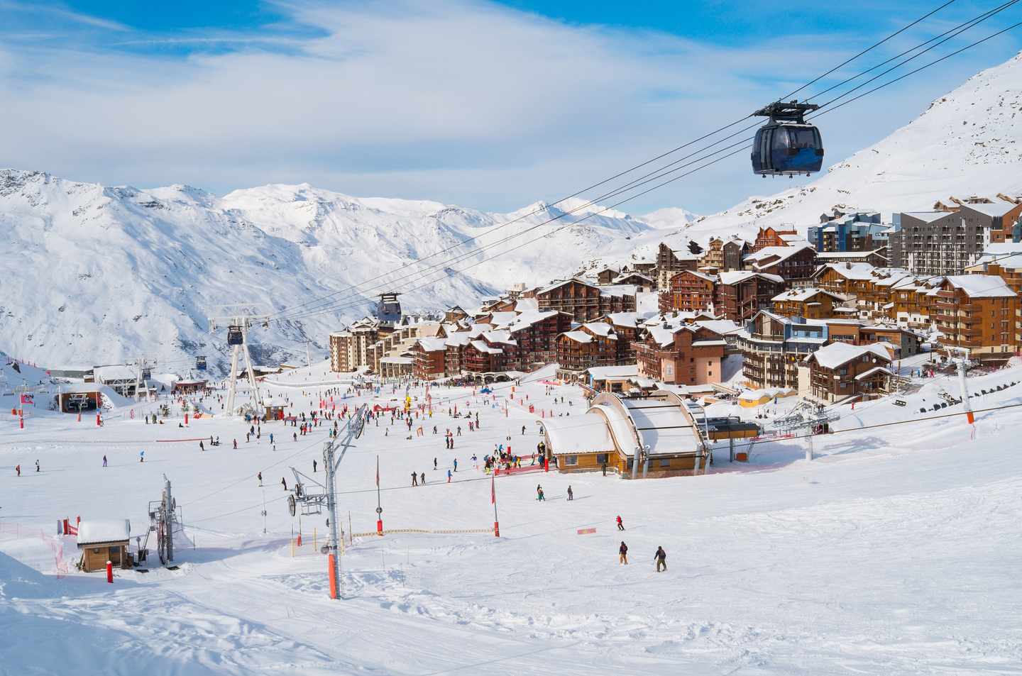 frankreich-auvergne-rhones-alpes-val-thorens-skigebiet-und-berge-g-537191567.jpg