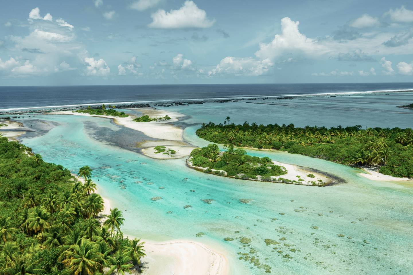 blt01be1c4babcd0640-Franz_sische-Polynesien-Rangiroa-Luftbild-von-Atoll-Insel-Riff-g-1172291222.jpg Französische-Polynesien-Rangiroa-Luftbild-von-Atoll-Insel-Riff-g-1172291222.jpg