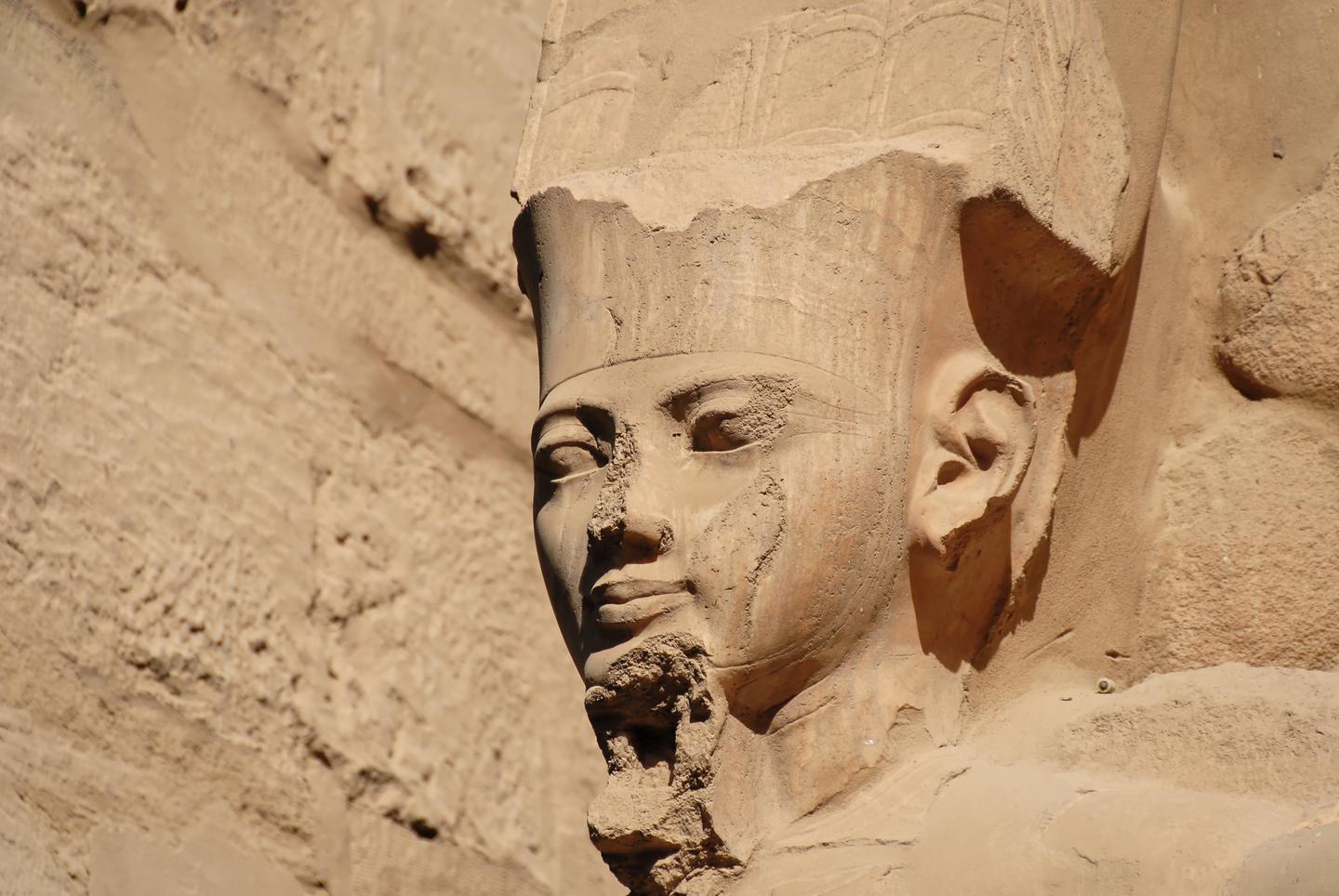 aegypten-luxor-tempel-tutanchamun-g146880077.jpg