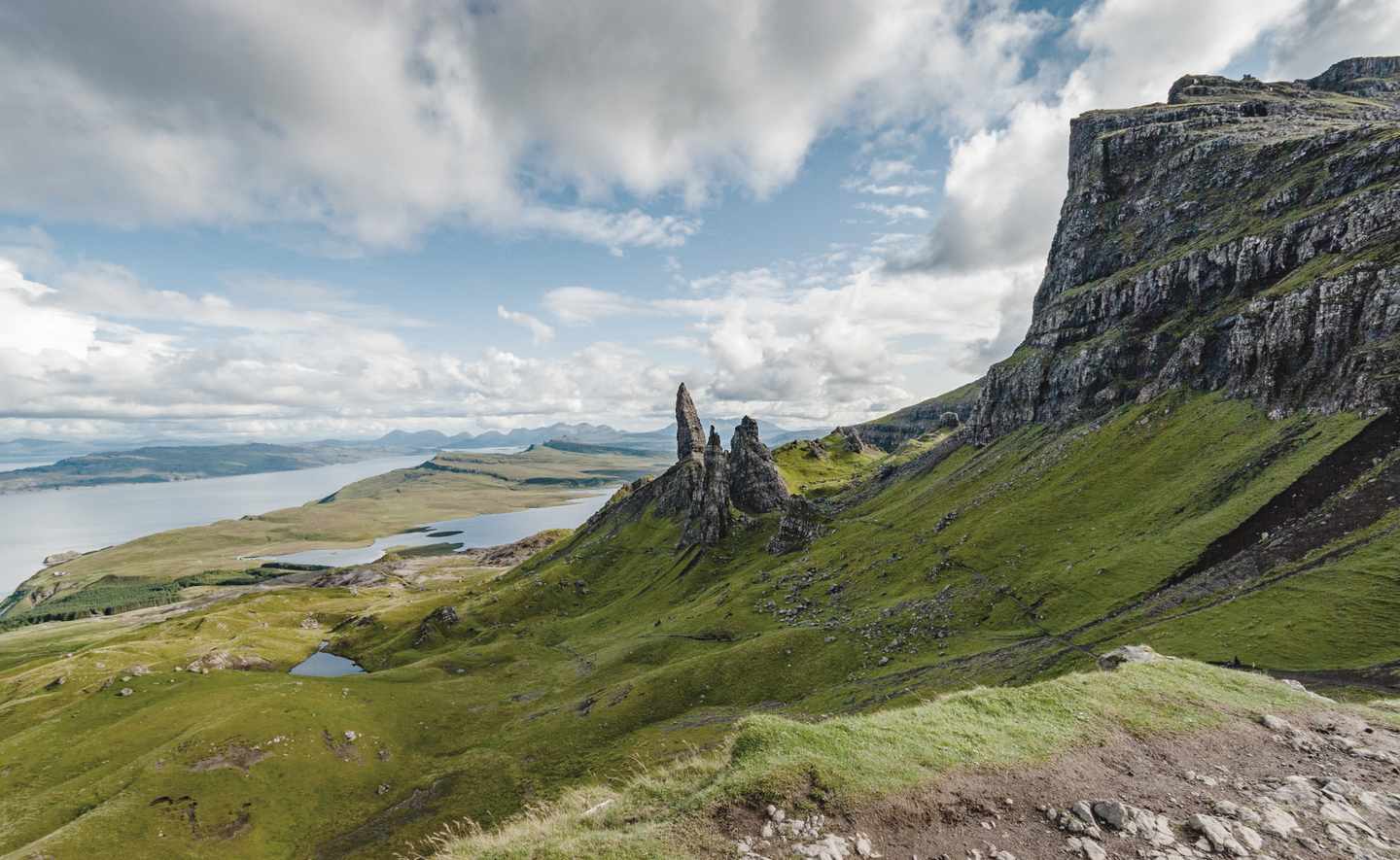 Schottland-Isle-of-Skye_Old-man-of-Storr-Felsen-g-612863938.jpg