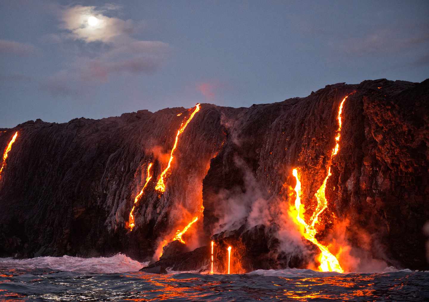 hawaii-big-island-vulkan-t-500281637.jpg