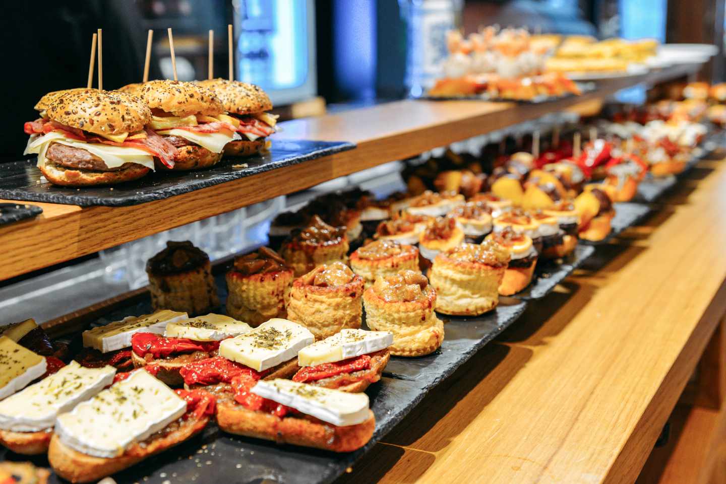 spanien-spanische-tapas-g-988641314.jpg