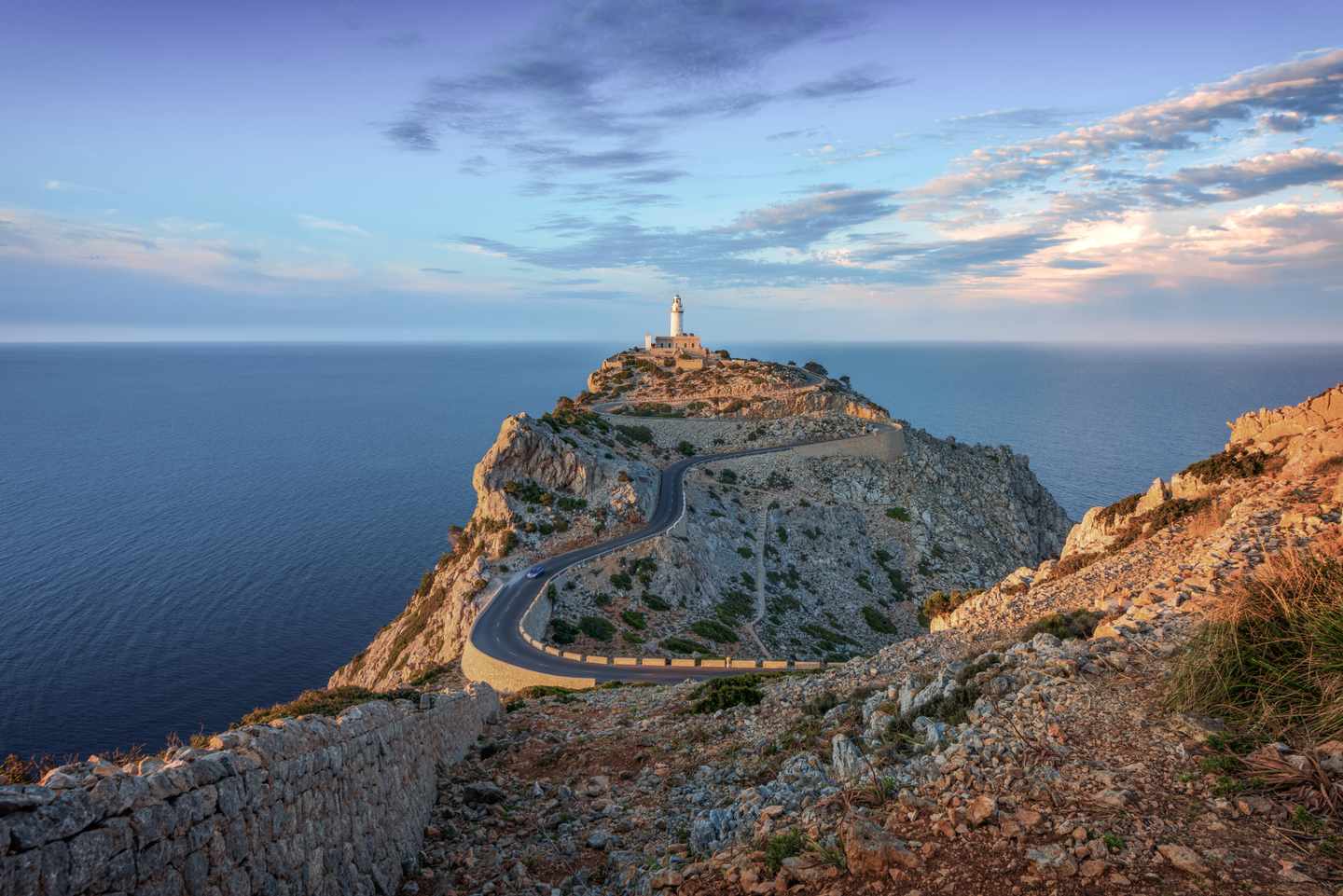 mallorca-leuchtturm-g-900677064.jpg