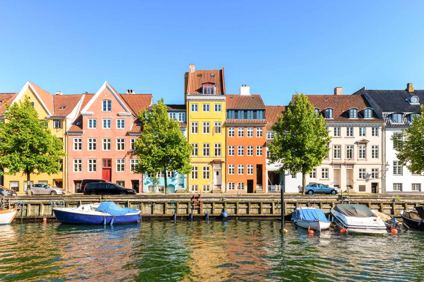 daenemark-kopenhagen-bunte-haeuser-g-835271128_bearbeitet.jpg