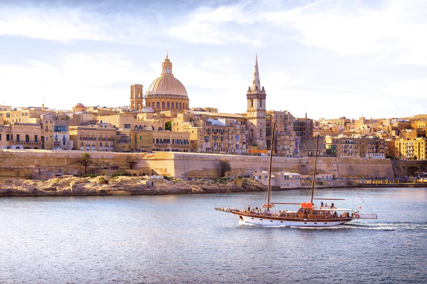 Malta-Marsamxett-Harbour-Valletta-Kathedrale-g-1187970415.jpg