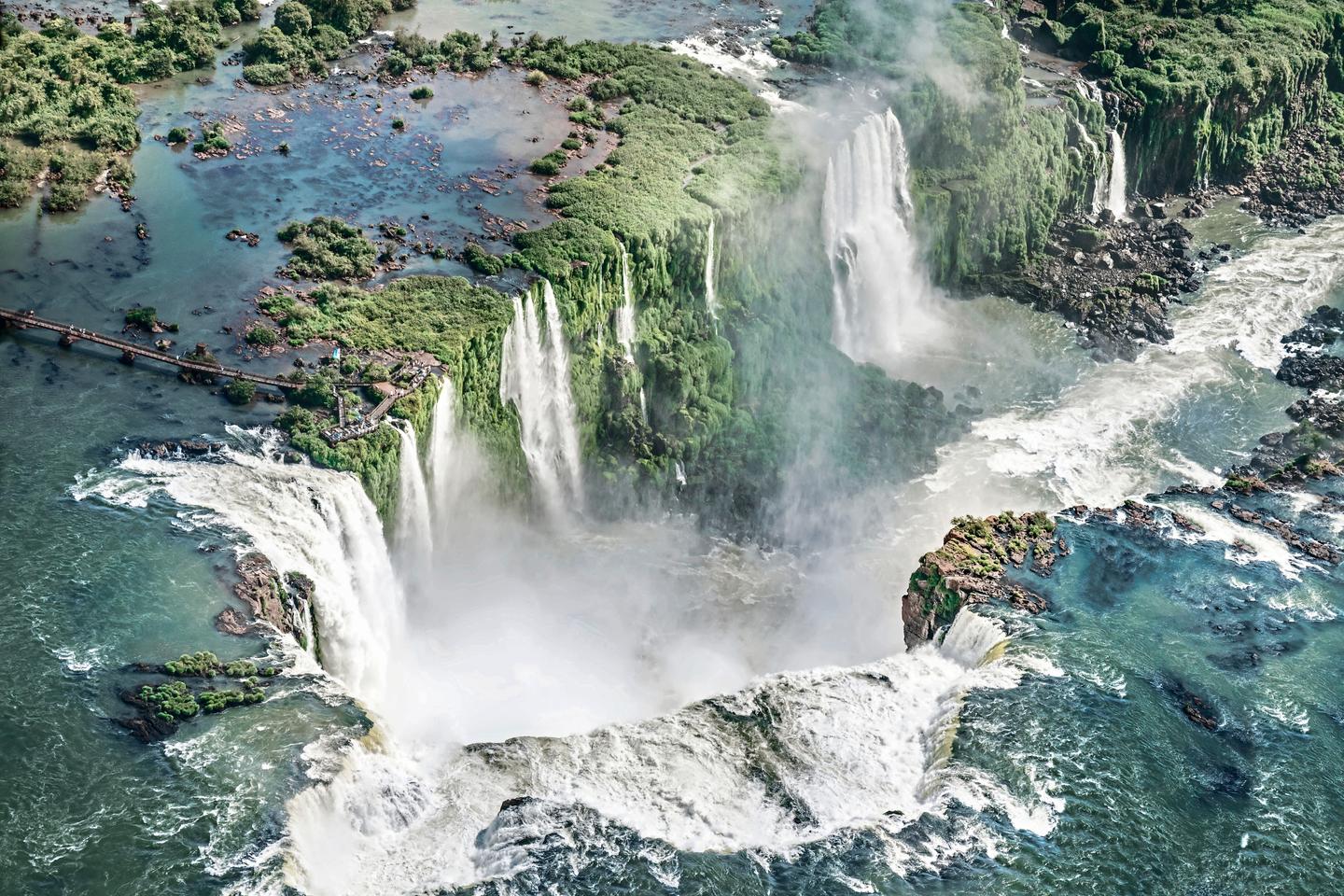 naturwunder-suedamerika-iguazu-wasserfall-DER1346308.jpg