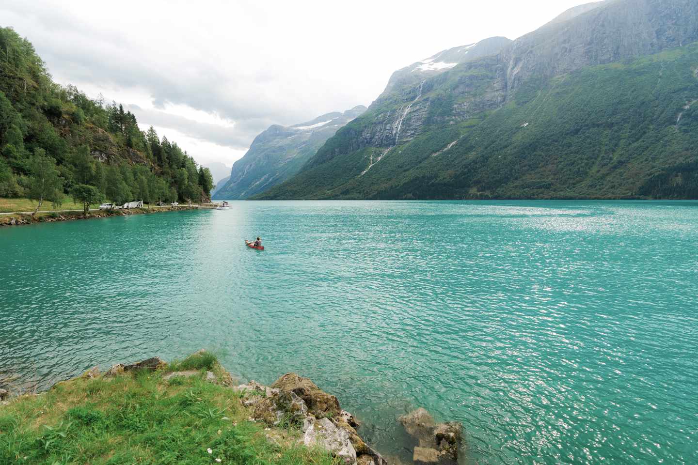 norwegen-kanufahren-am-see-g-1494291416.jpg