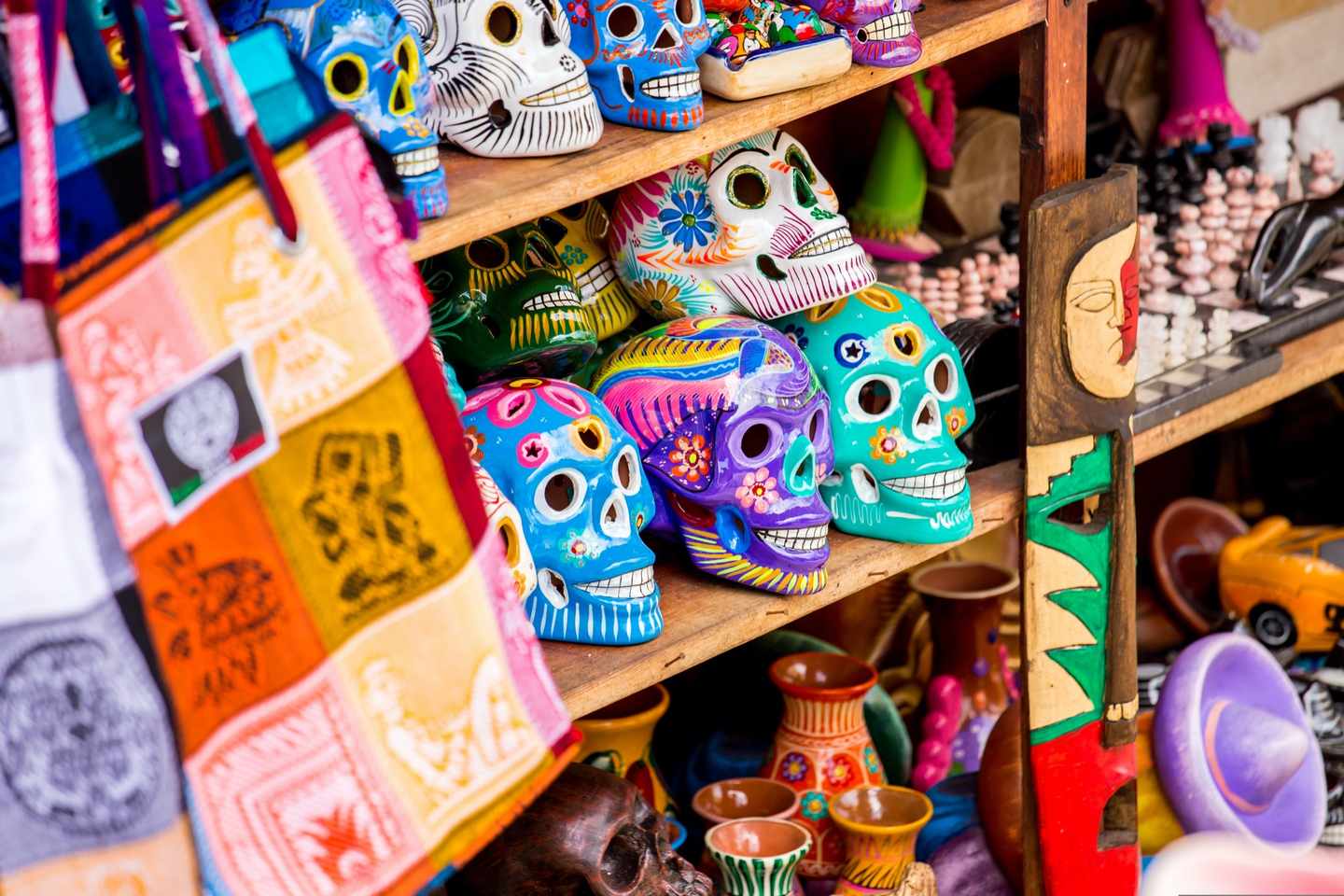 mexiko-markt-souvenir-g-489083257.jpg