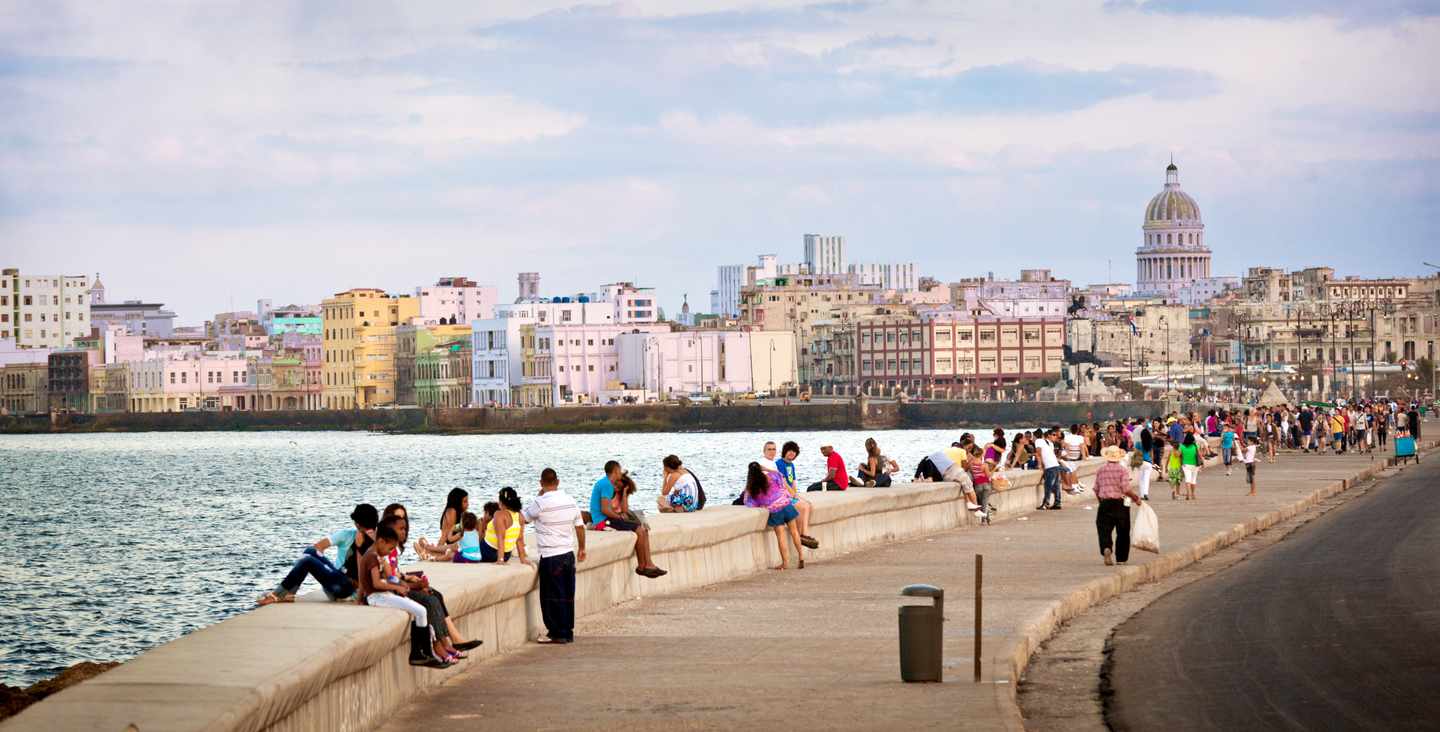 kuba-havanna-malecon-g-529314717.jpg