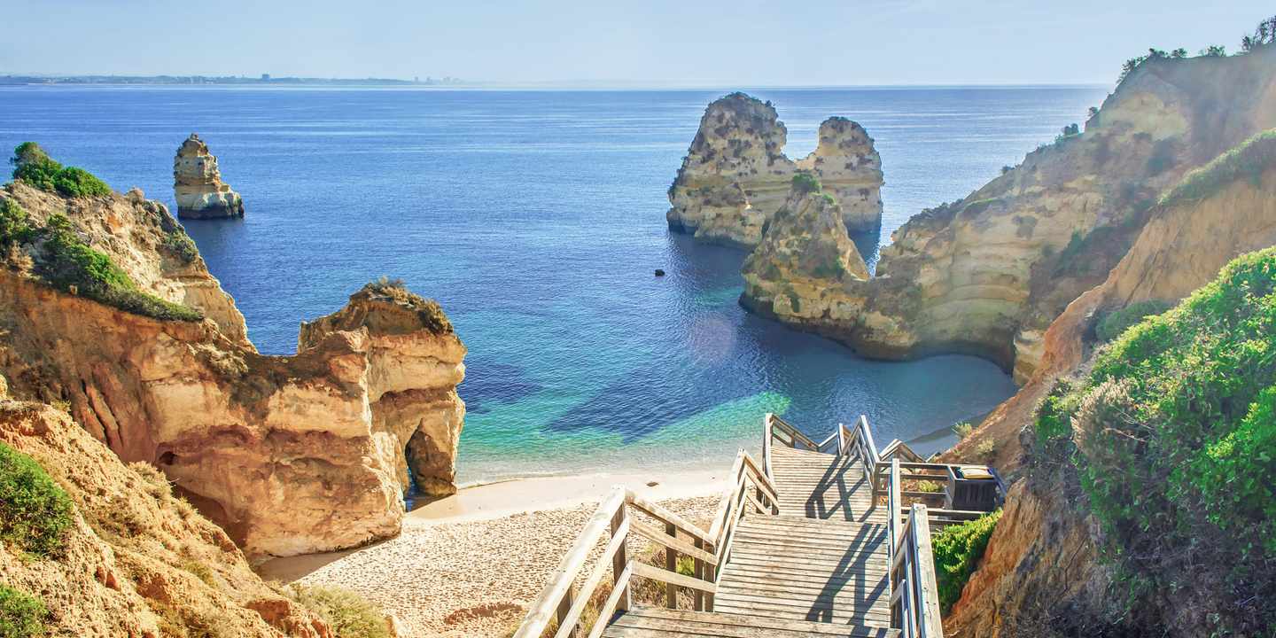 portugal-algarve-praia-camilo-g-658446924.jpg