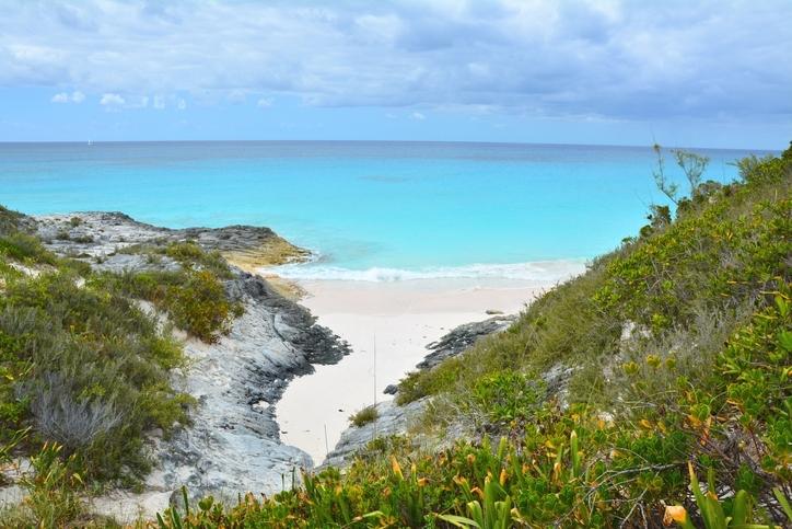 bahamas-eleuthera-wilder-strand-karibik-g-837683826.jpg