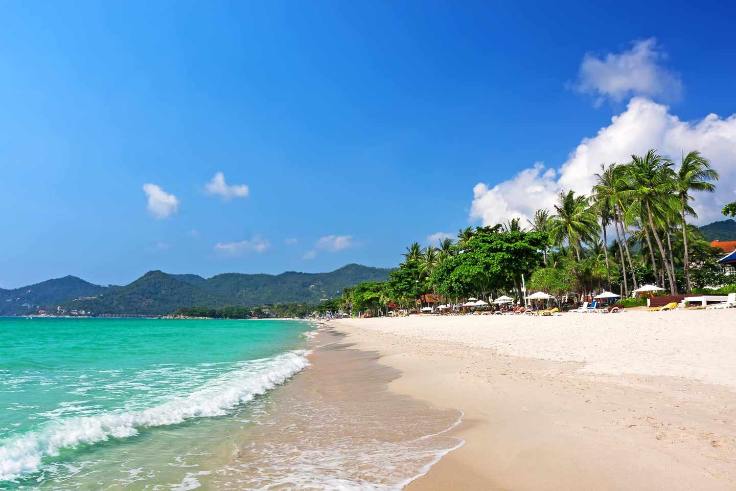 thailand-koh-samui-chaweng-beach-t-501552609.jpg