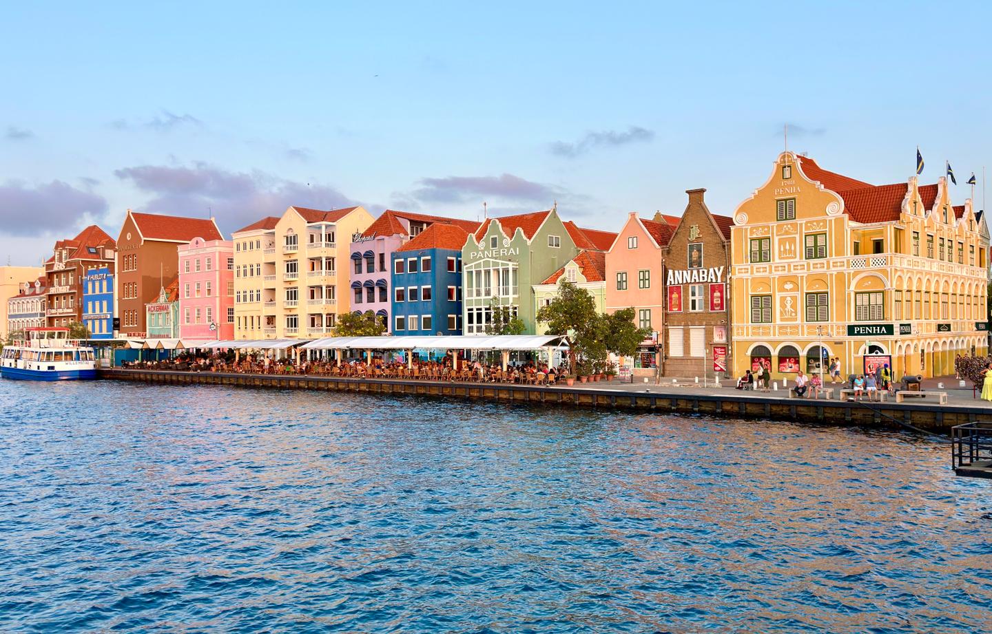 curacao-bunte-haeuser-willemstad-g-2194081468.jpg