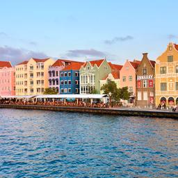 curacao-bunte-haeuser-willemstad-g-2194081468.jpg