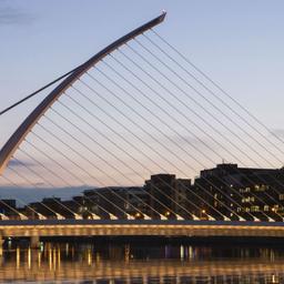 dublin-samuel-beckett-bridge-t-504708969.jpg