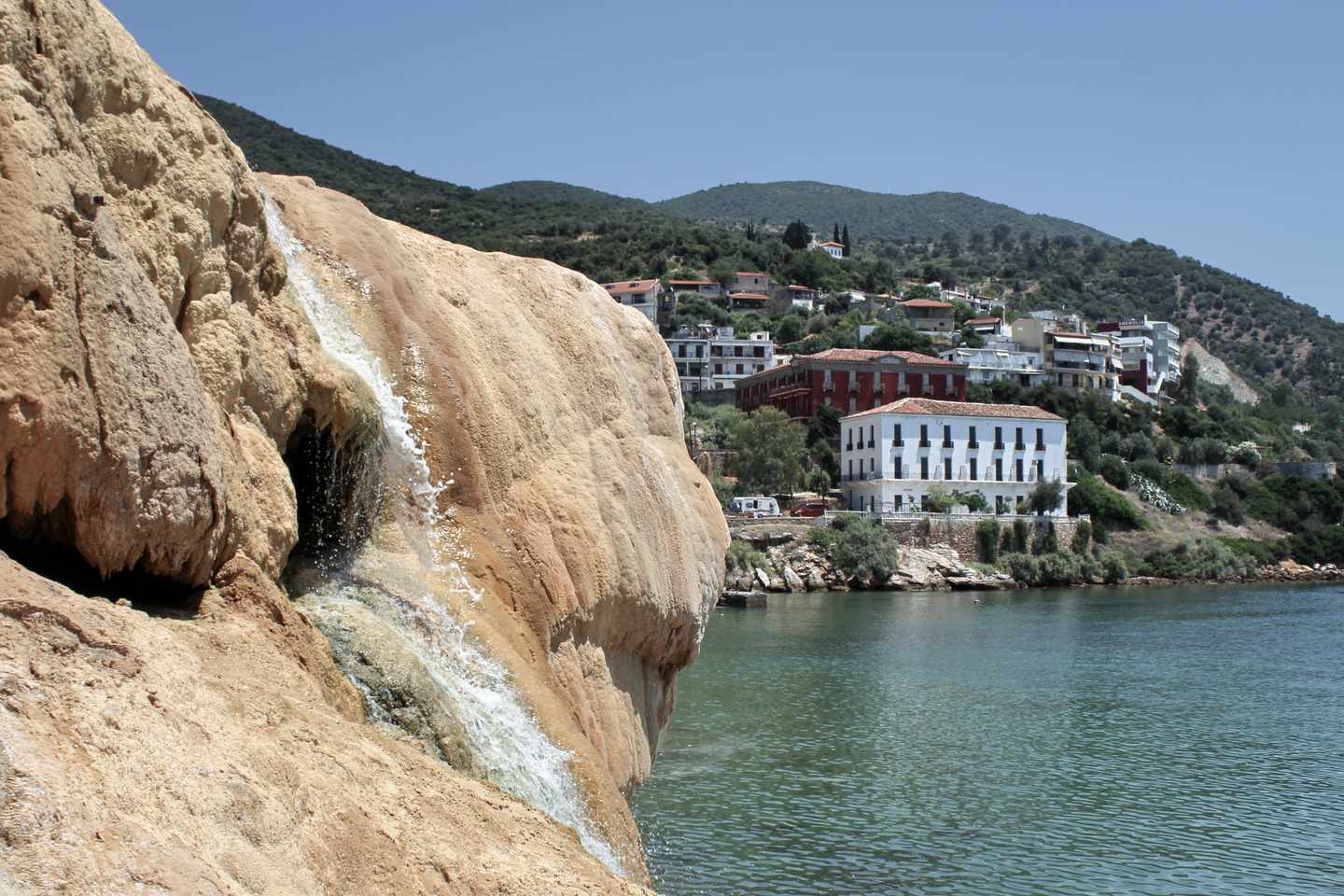 griechenland-heisse-quellen-aidipsos-g892813280.jpg