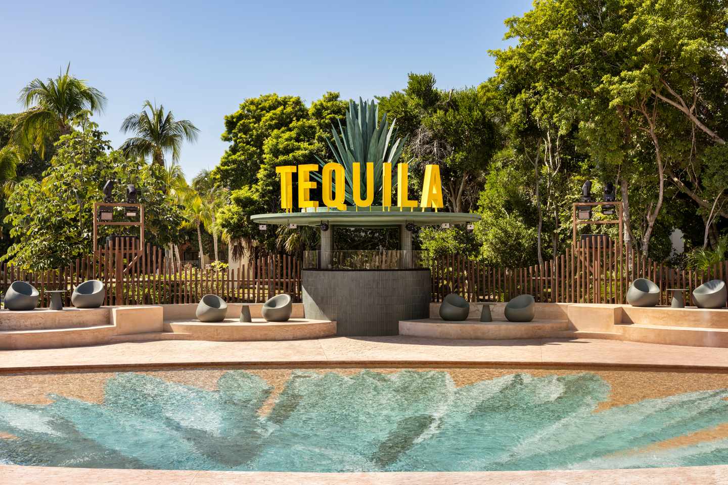 blt956b5ed033ab8798-bahia-BPGTequila_SplashPool.jpg Bahia Prinzipe Tequila Pool