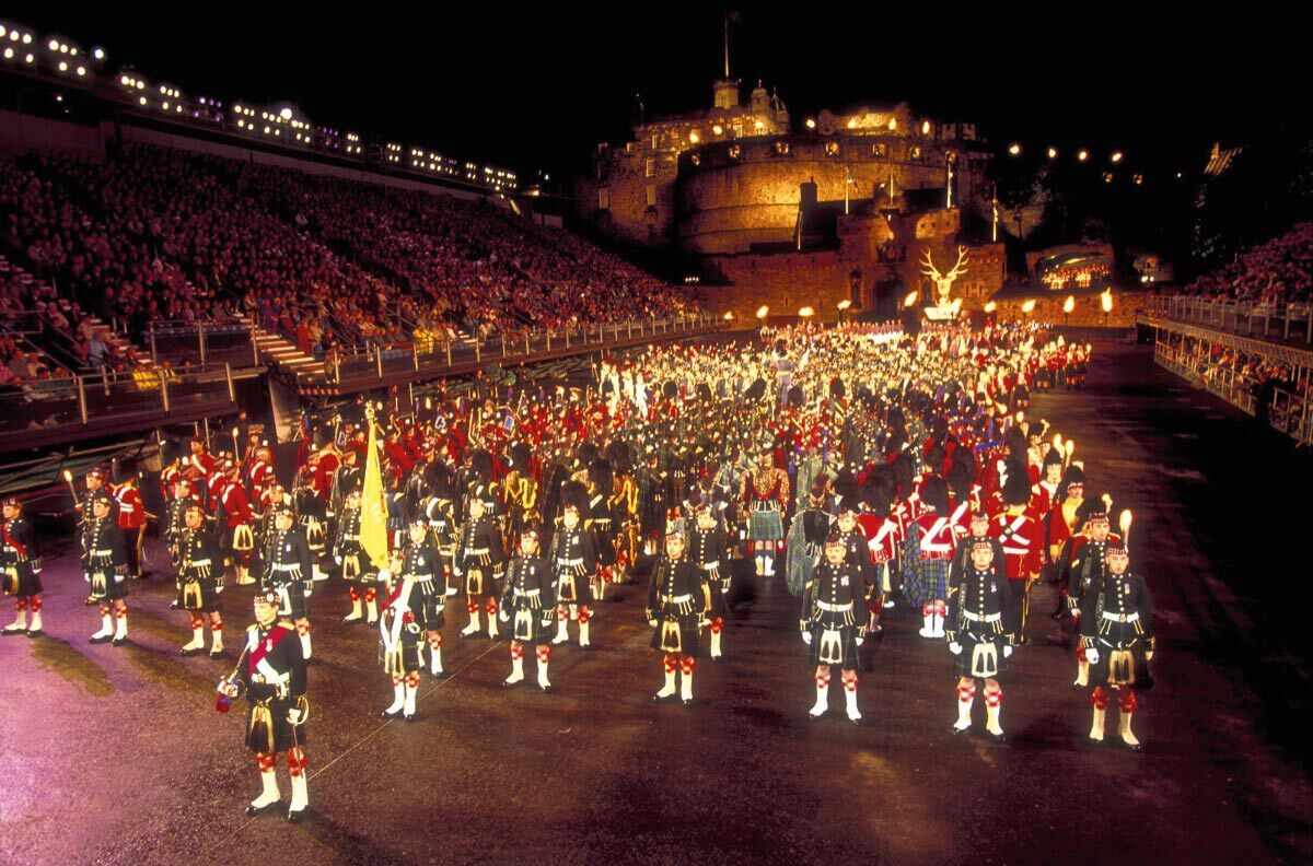 schottland-royal-edinburgh-military-tattoo-p-S49657.jpg