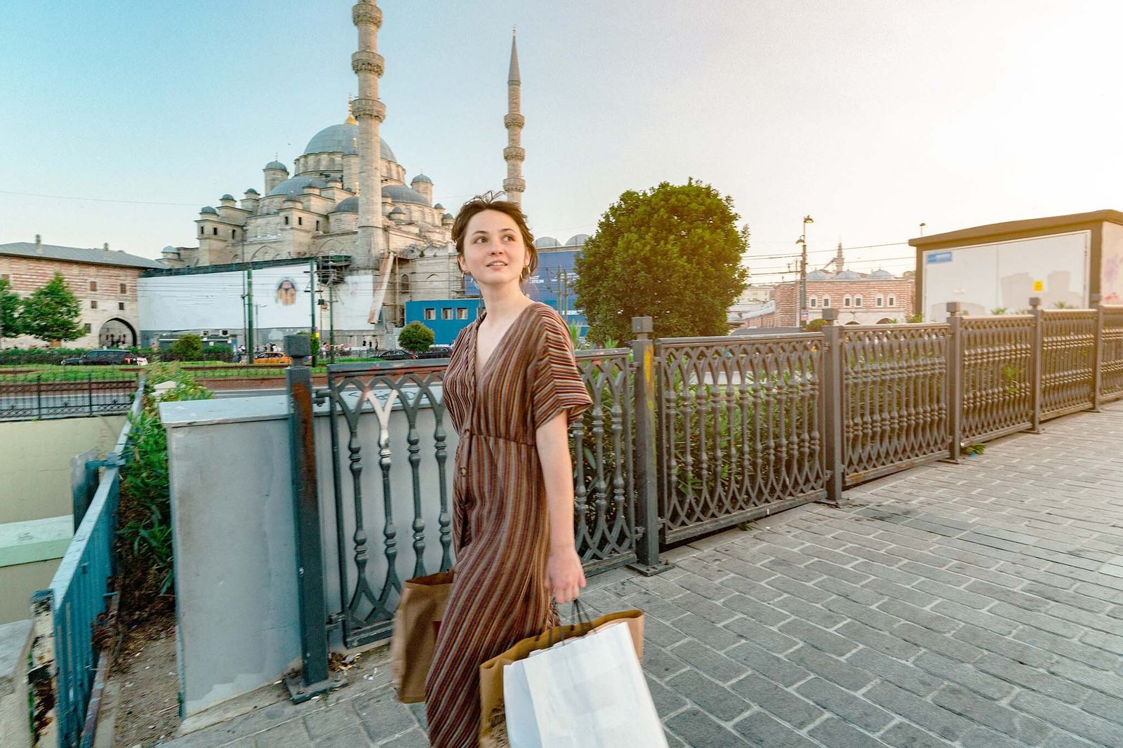 Frau shoppt in Instabul