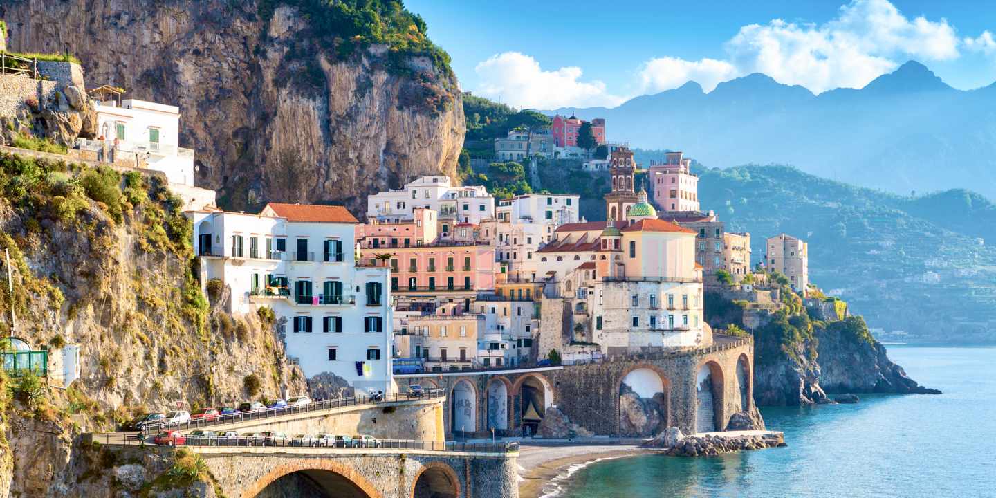 italien-blick-auf-amalfi-g-947948644.jpeg