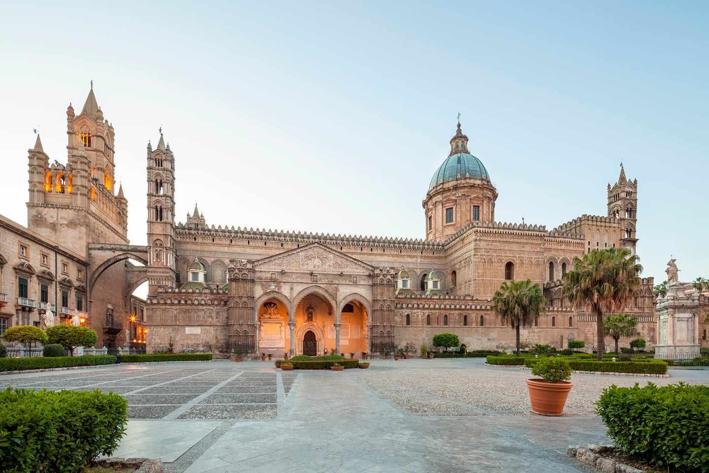 italien-sizilien-palermo-kathedrale-g-171321189.jpg