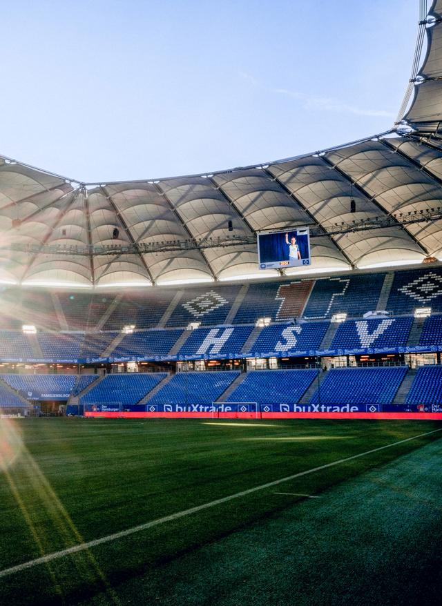 ab 609 € p.P. – Jetzt buchen Hamburger SV Stadion Blick auf Sitzplätze