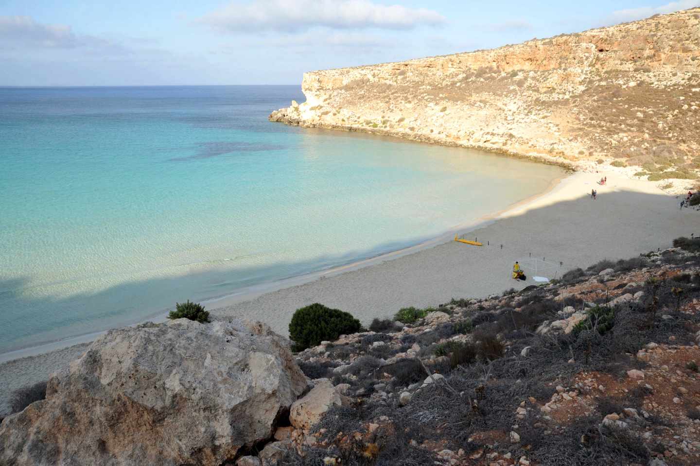 italien-lampedusa-pelagische-inseln-strand-g-943875112.jpg