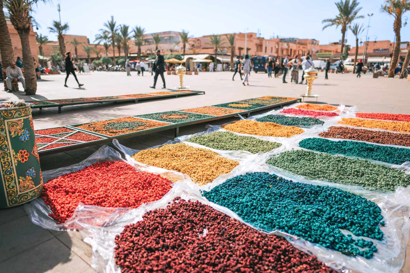 marokko-marrakesch-markt-bunte-trockenblumen-g-1452433154.jpg