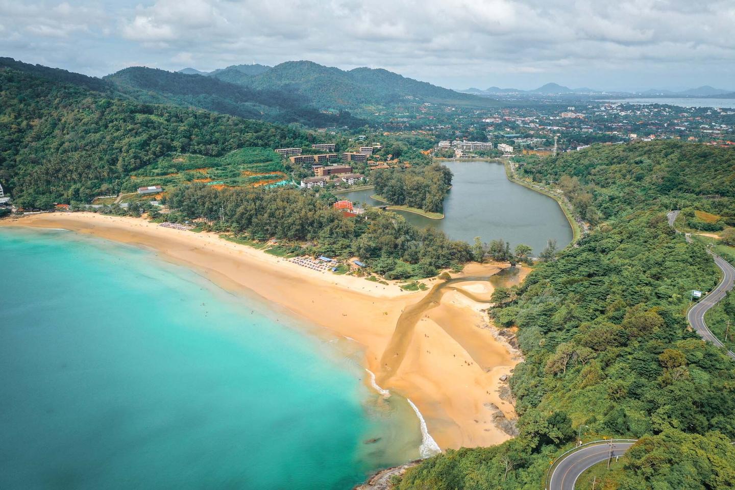 thailand-phuket-nai-harn-beach-g-1362519049.jpg