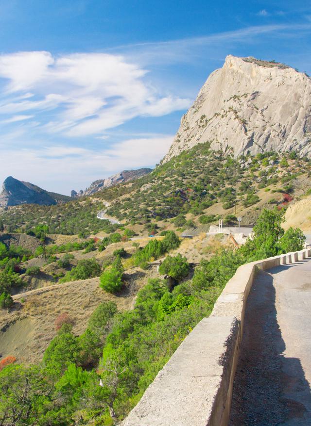 Straße am Berg auf Kreta