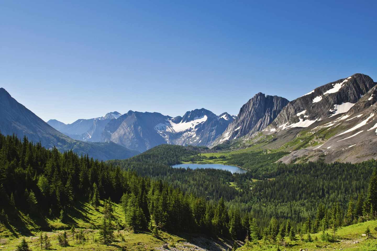 kanada-alberta-berge-see-t-462395311.jpg