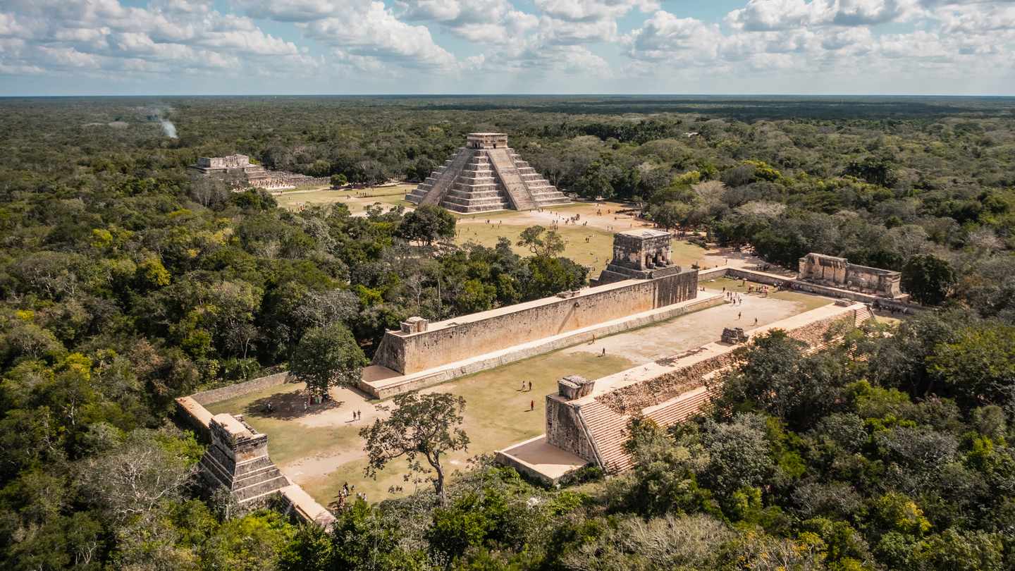 Mexiko-Yucatan-Chichen-Itza-Luftaufnahme-der-Mayastätte-g-1371308086.jpg