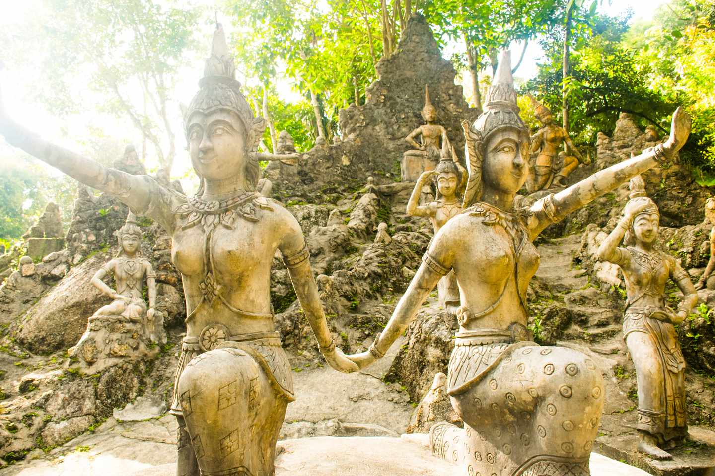 thailand-koh-samui-secret-garden-statuen-t-963159964.jpg