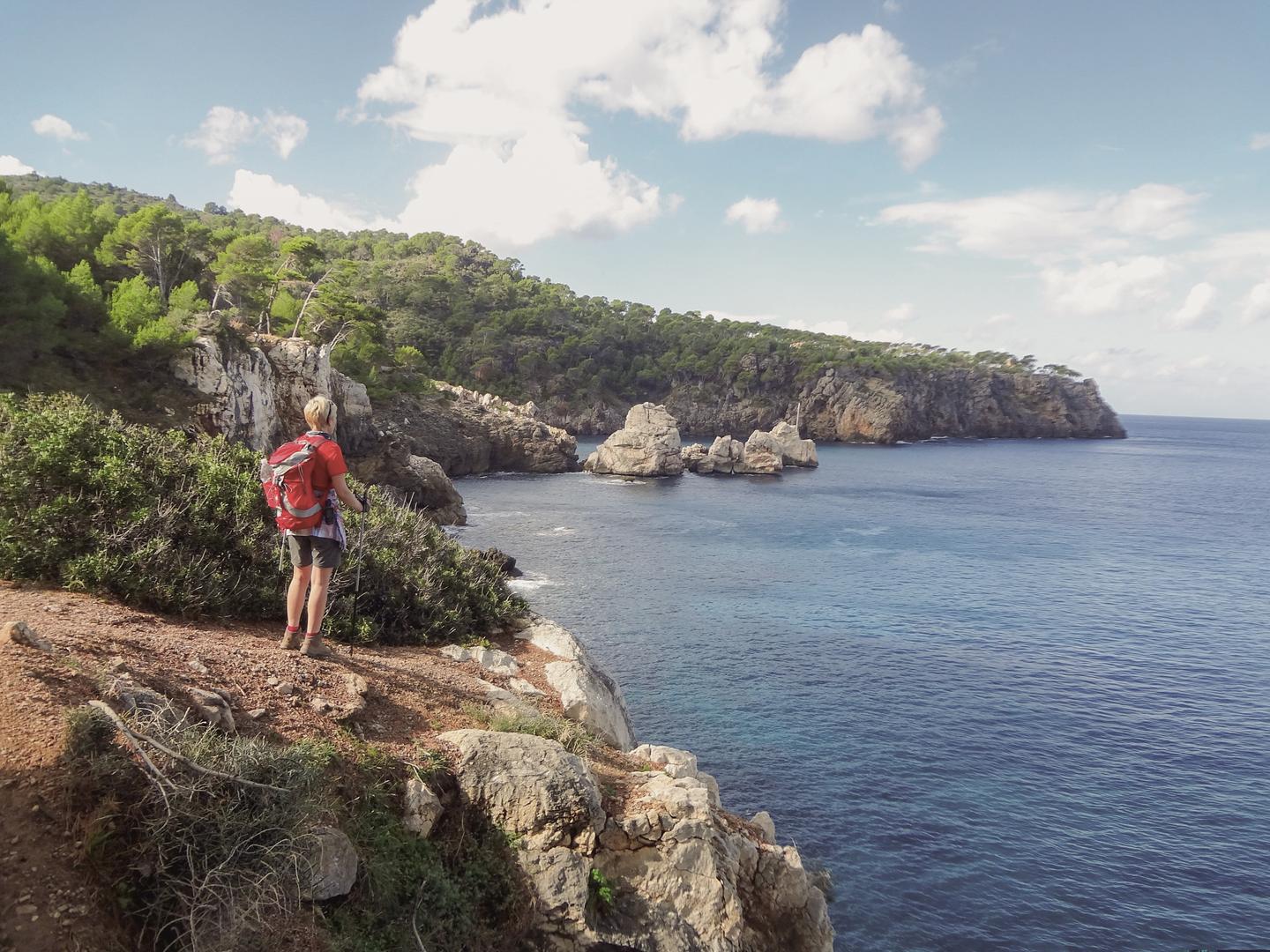 spanien-mallorca-tramuntana-gebirge-wanderer-p-I50968.jpg