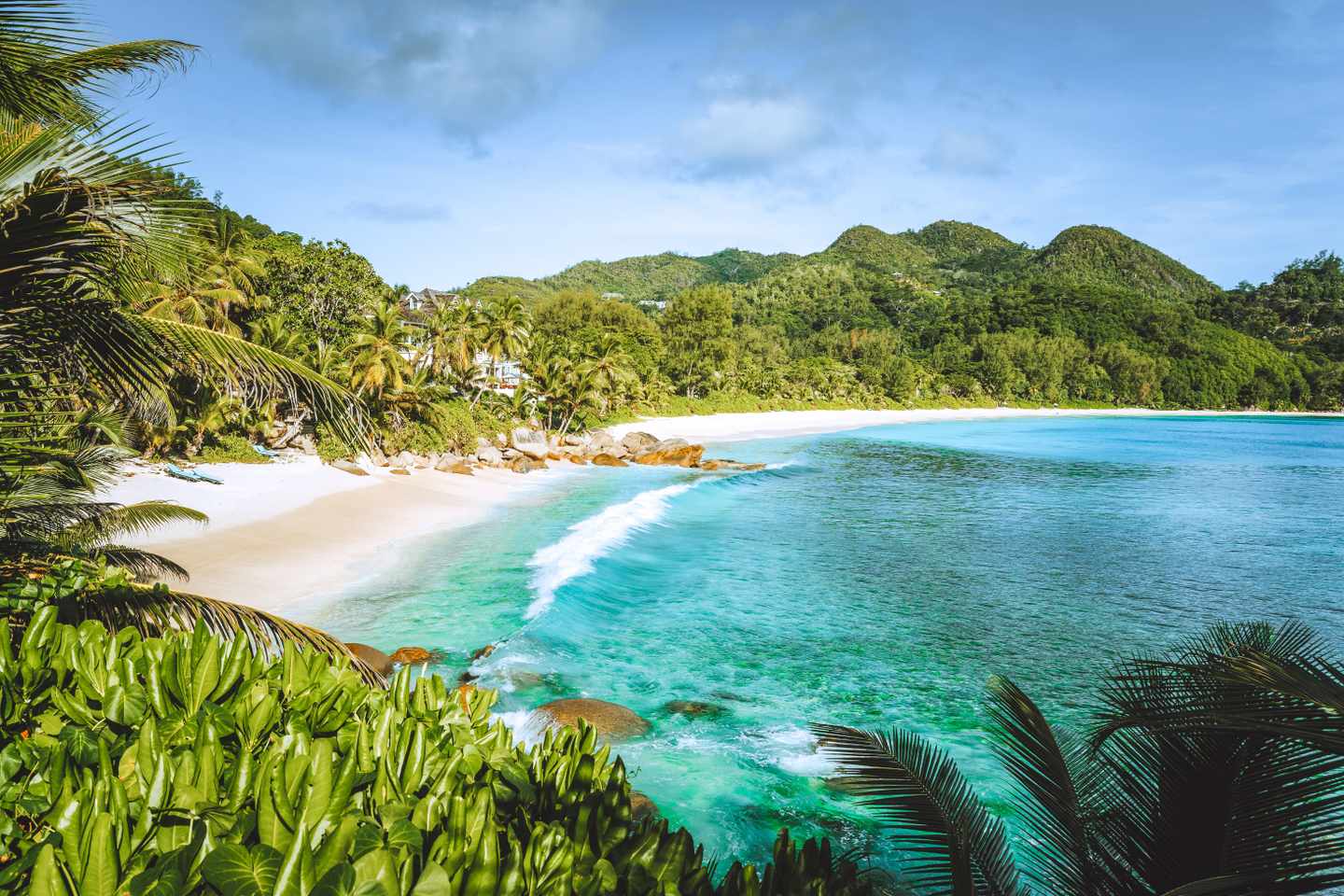 seychellen-mahe-strand-g-1345873714.jpg