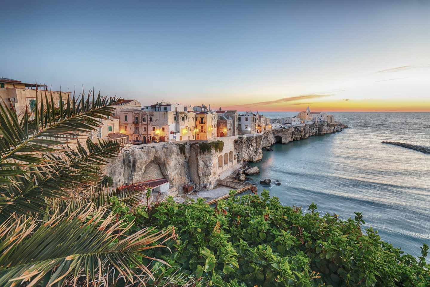 italien-apulien-vieste-sonnenuntergang-g-1469995526.jpg