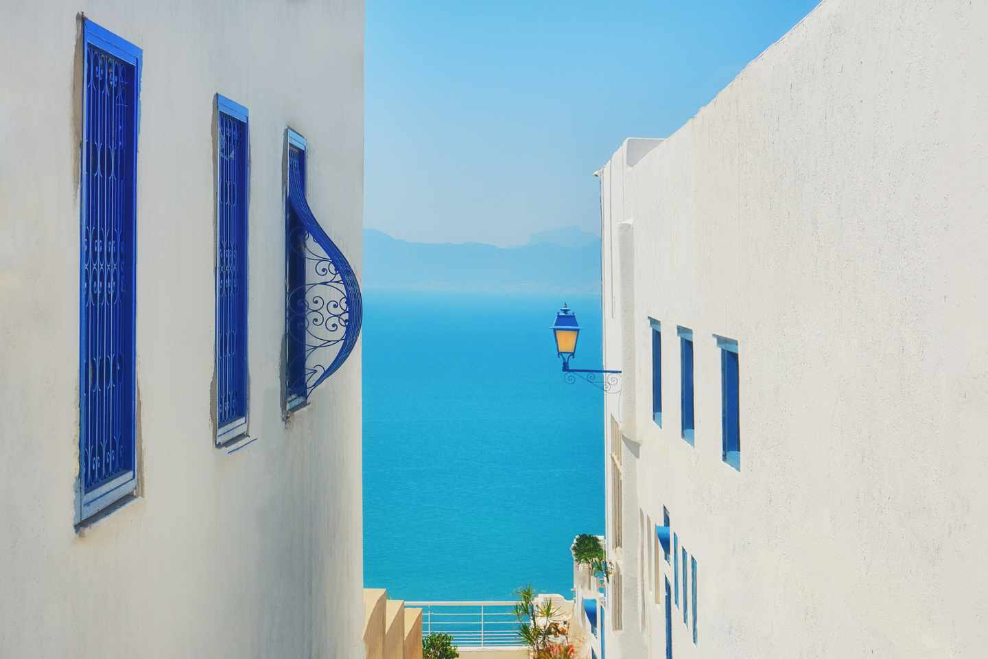 blted942efb490682d4-tunesien-sidi-bou-said-see-bergblick-g-1178164812.jpg Blick von Sidi Bou Said auf das Meer