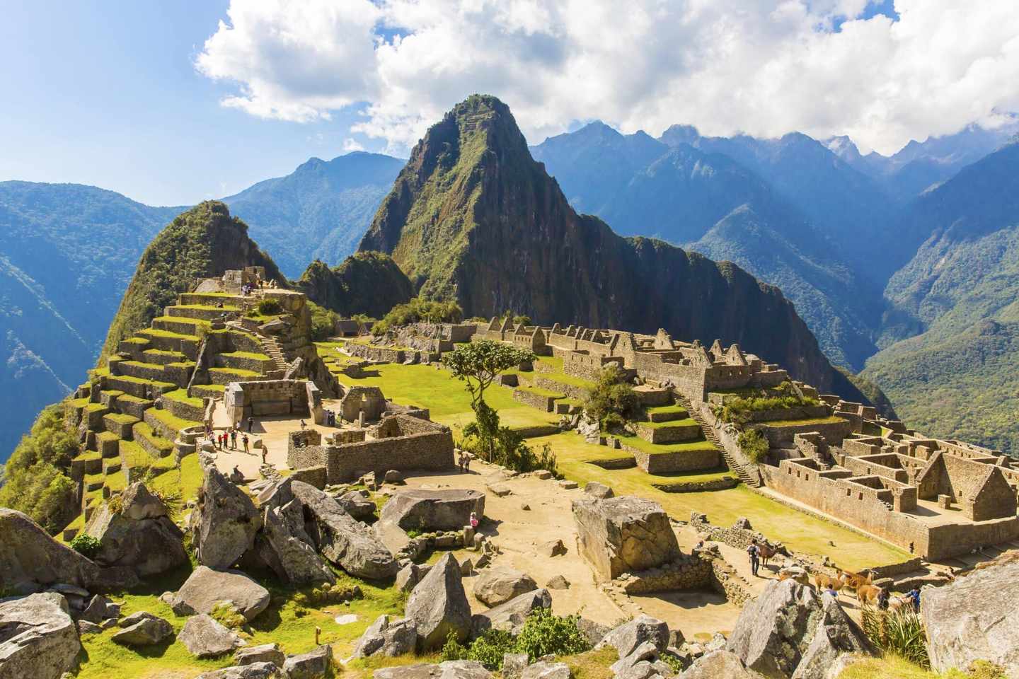 peru-machu-picchu-t-452680481.jpg