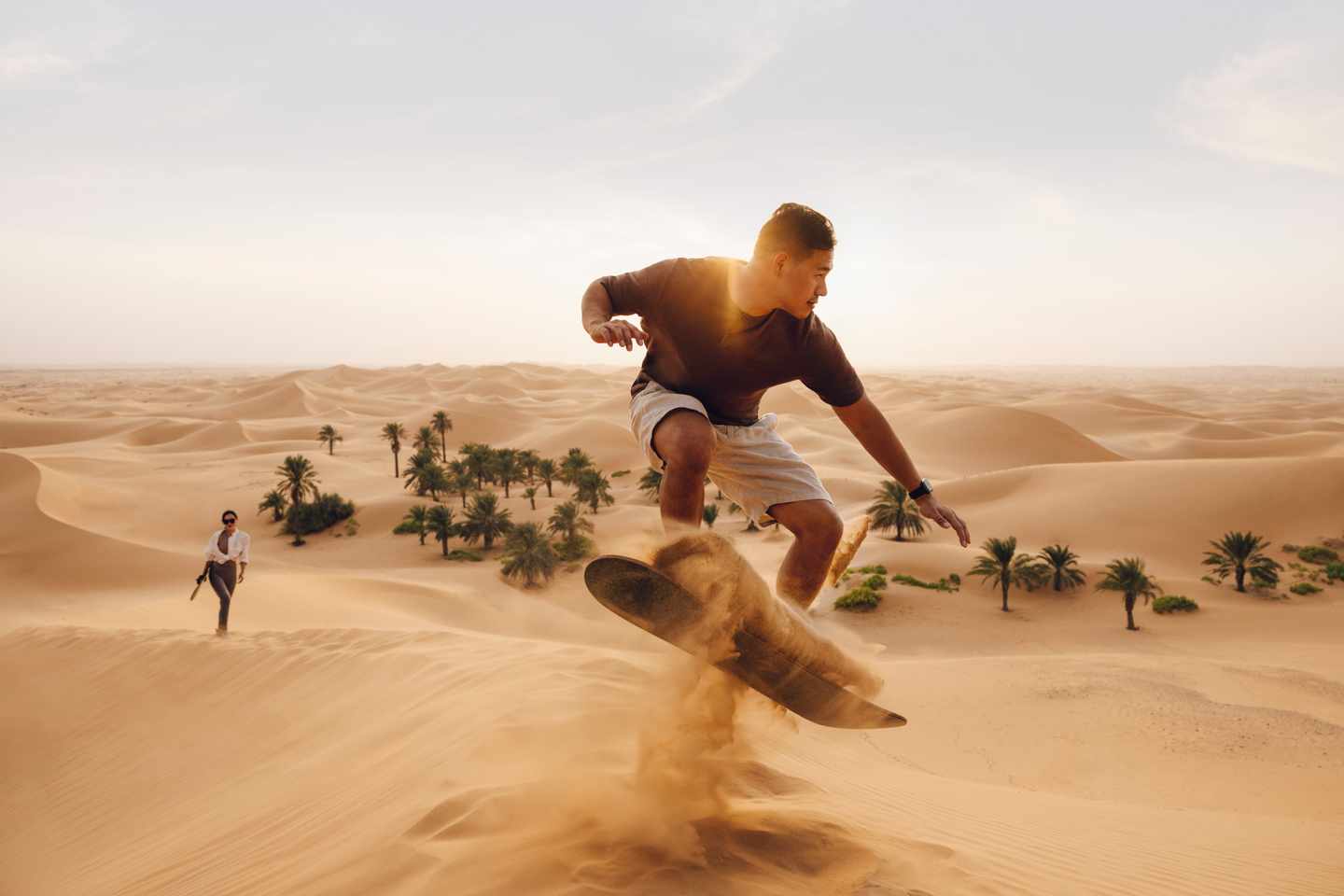 vae-abu-dhabi-sandboarding-partnerbild.jpg