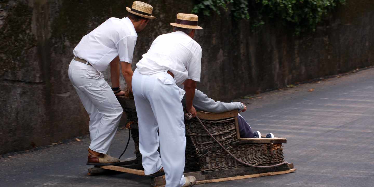 portugal-madeira-funchal-korbschlitten-g-104475730.jpg