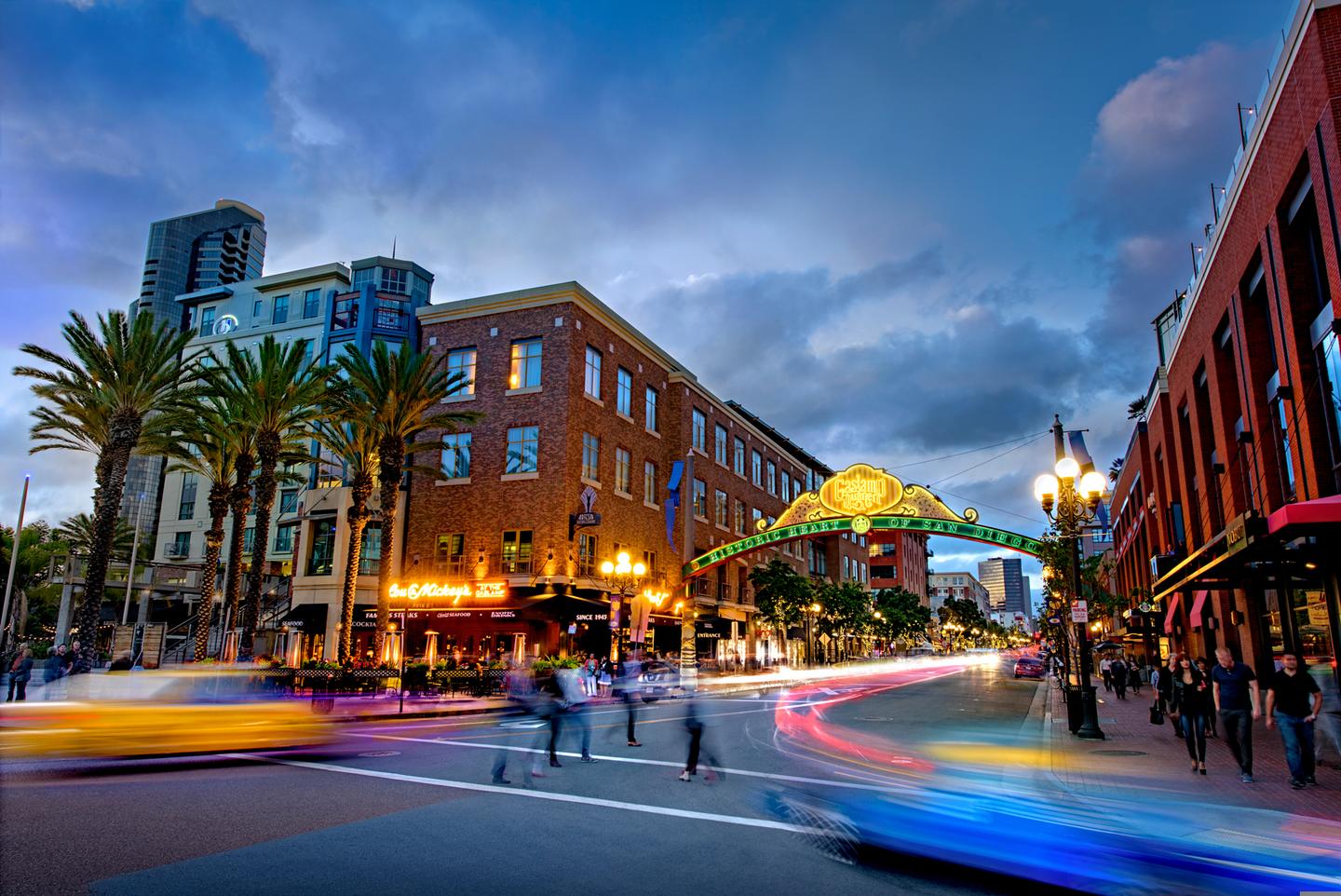 usa-san-diego-stadt-bei-abenddaemmerung-f.jpg