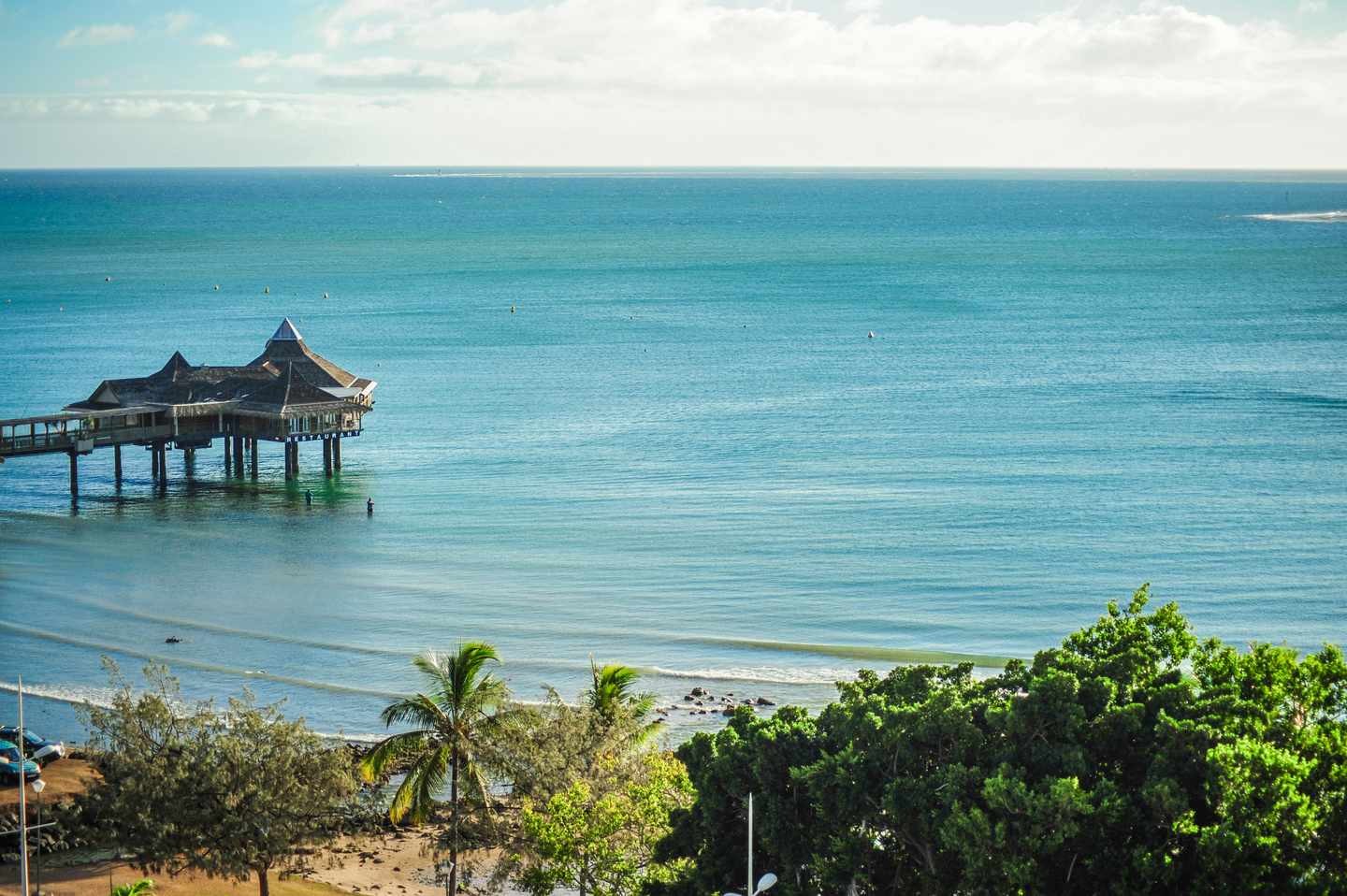 neukaledonien-noumea-strand-steg-t-942619348.jpg