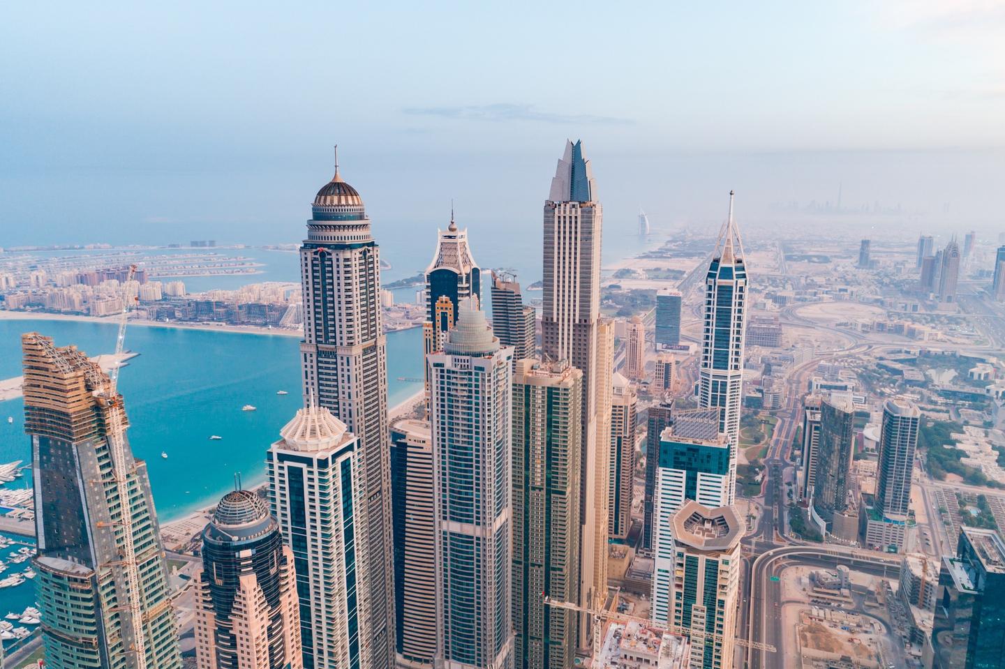 vae-dubai-skyline-g-816341808.jpg