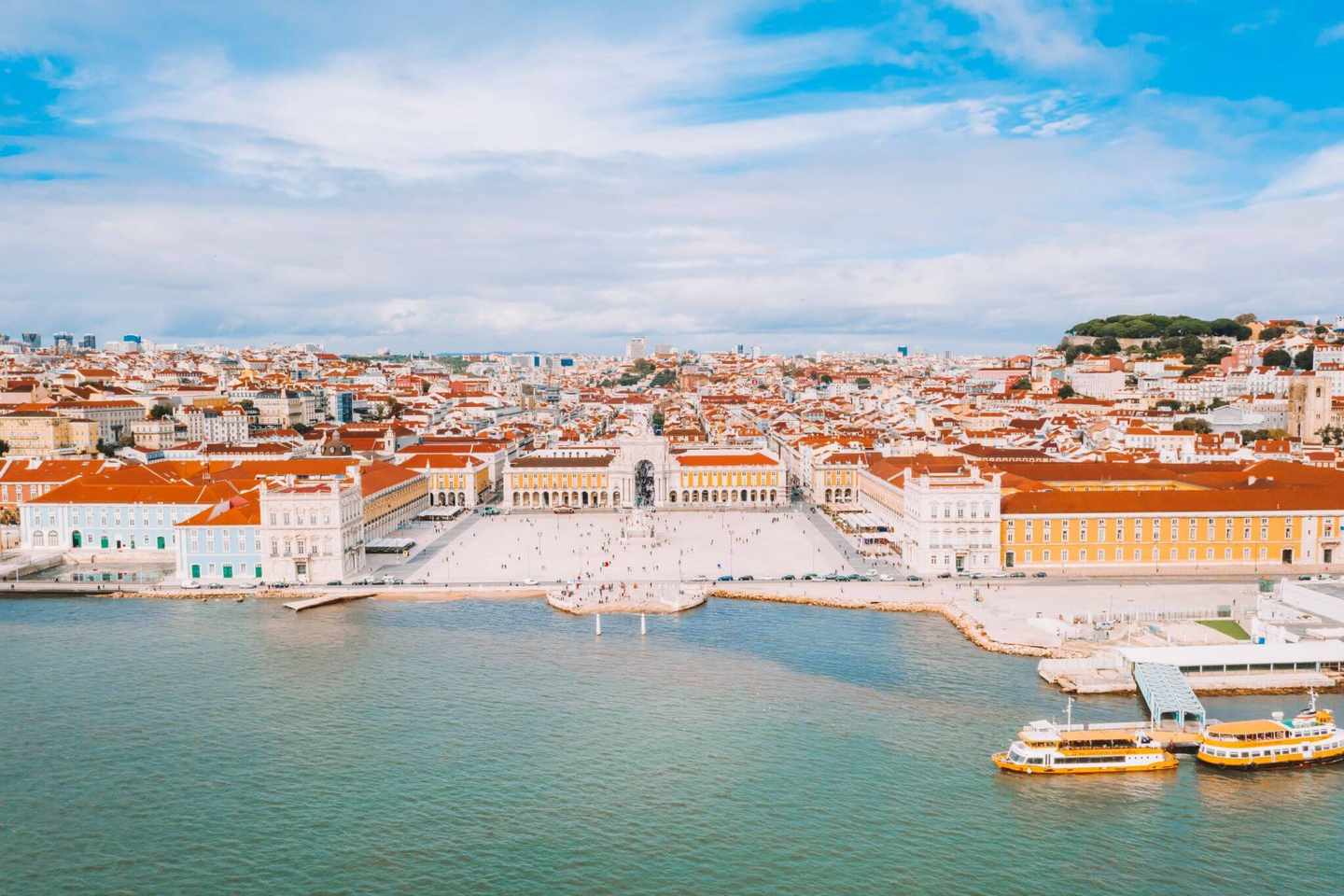 portugal-lissabon-stadtpanorama-g-1071179202.jpg