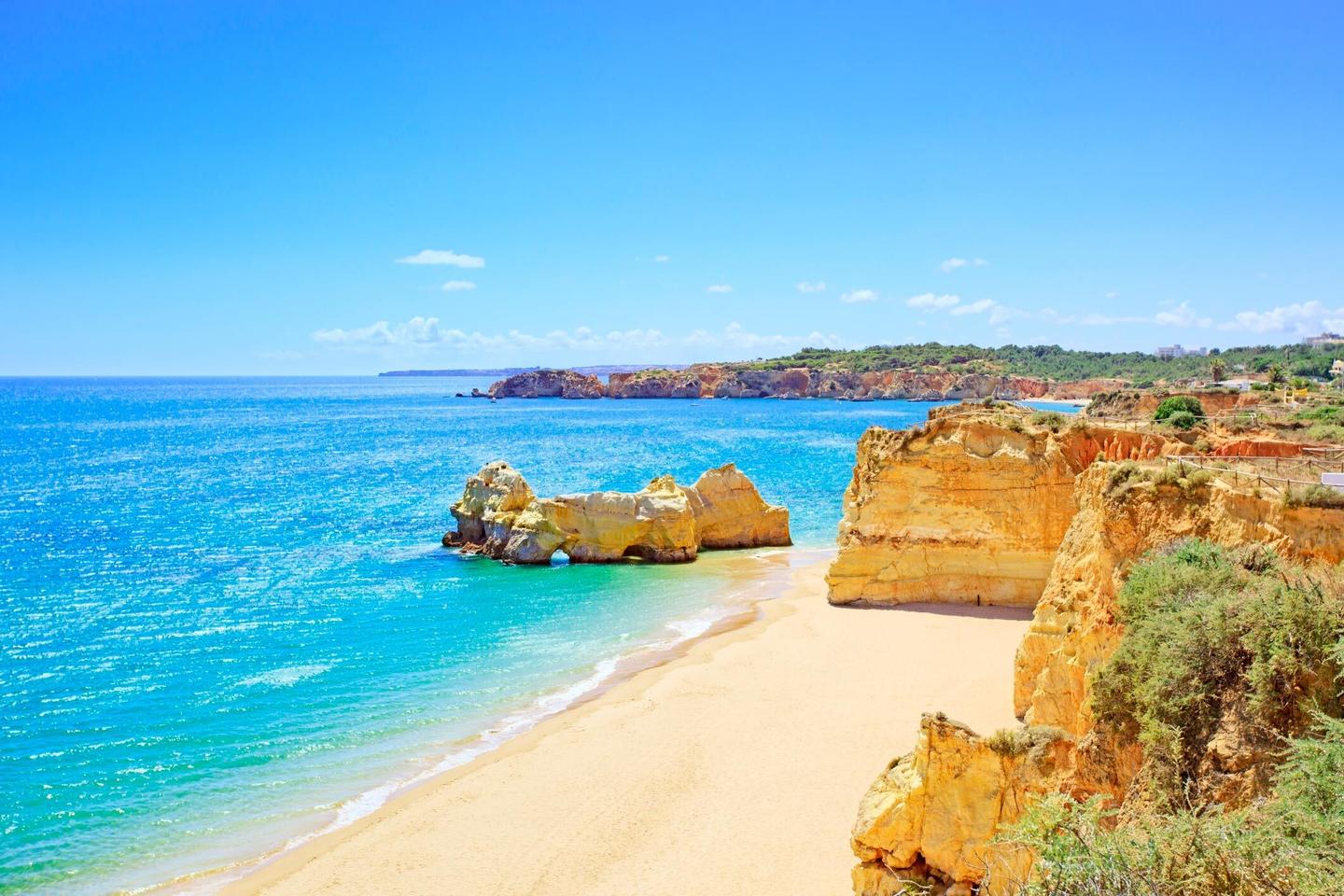 portugal-algarve-strand-t-177500887.jpg